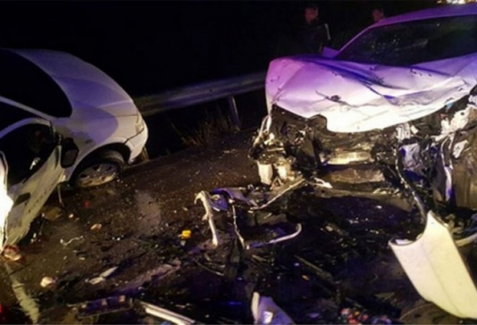 Sabunçuda avtomobil qəzası: Bir nəfər ölüb, iki nəfər xəsarət alıb