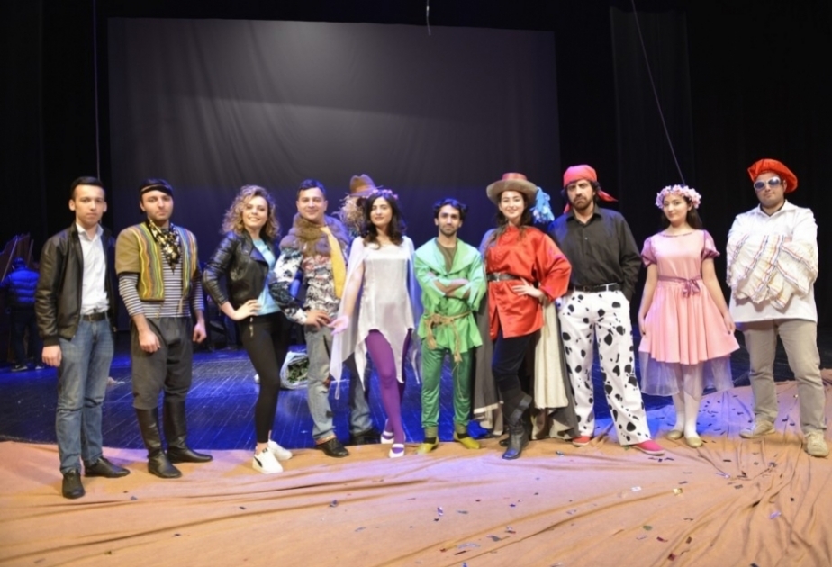 Musiqili Teatr azyaşlı tamaşaçılarını unutmayıb