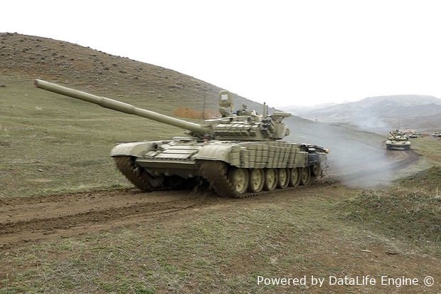 Naxçıvanda tank, artilleriya, HHM və xüsusi təyinatlı bölmələr hərəkətə gətirildi: Təlimlərdən FOTO/VİDEO