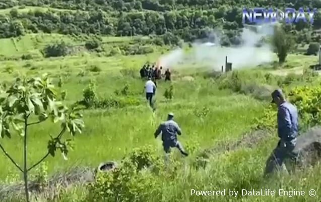 Ermənilər Qazaxın da kəndlərini tərk edərkən tikililəri yandırır