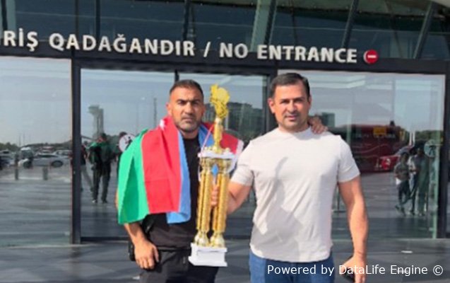 Şikar Bədəlov rəqibini nakauta saldı