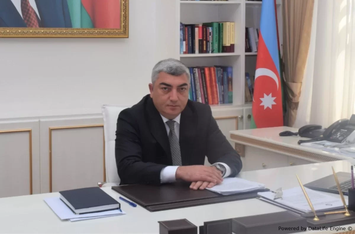 İcra başçısı iki vəzifəli şəxsi işdən çıxardı