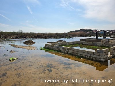 Qəbirlər su altında, məsuliyyət isə havada – Abşeronda laqeydliyin acı Nəticəsi: Başçı Abdin Fərzəliyev HARADADIR? Bələdiyyə sədri niyə susur?