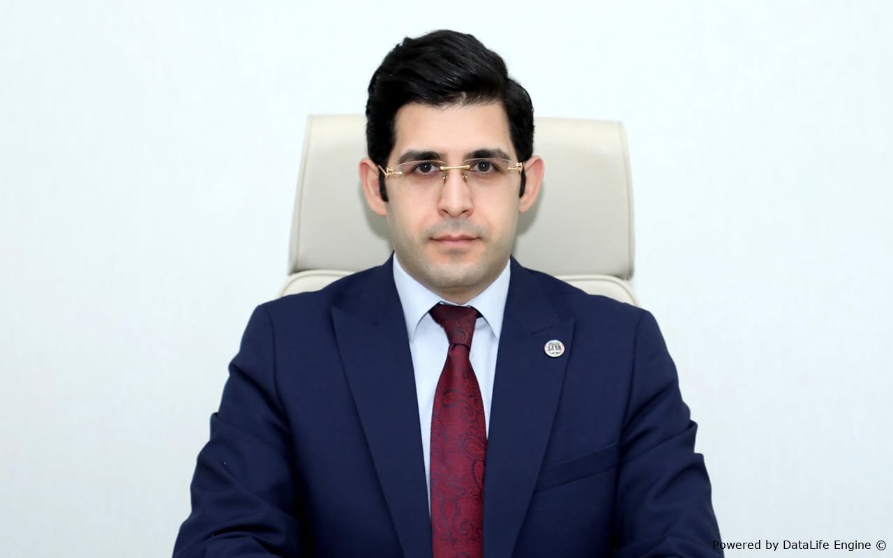 Ağ xalat, boş diplom, dolu cib...