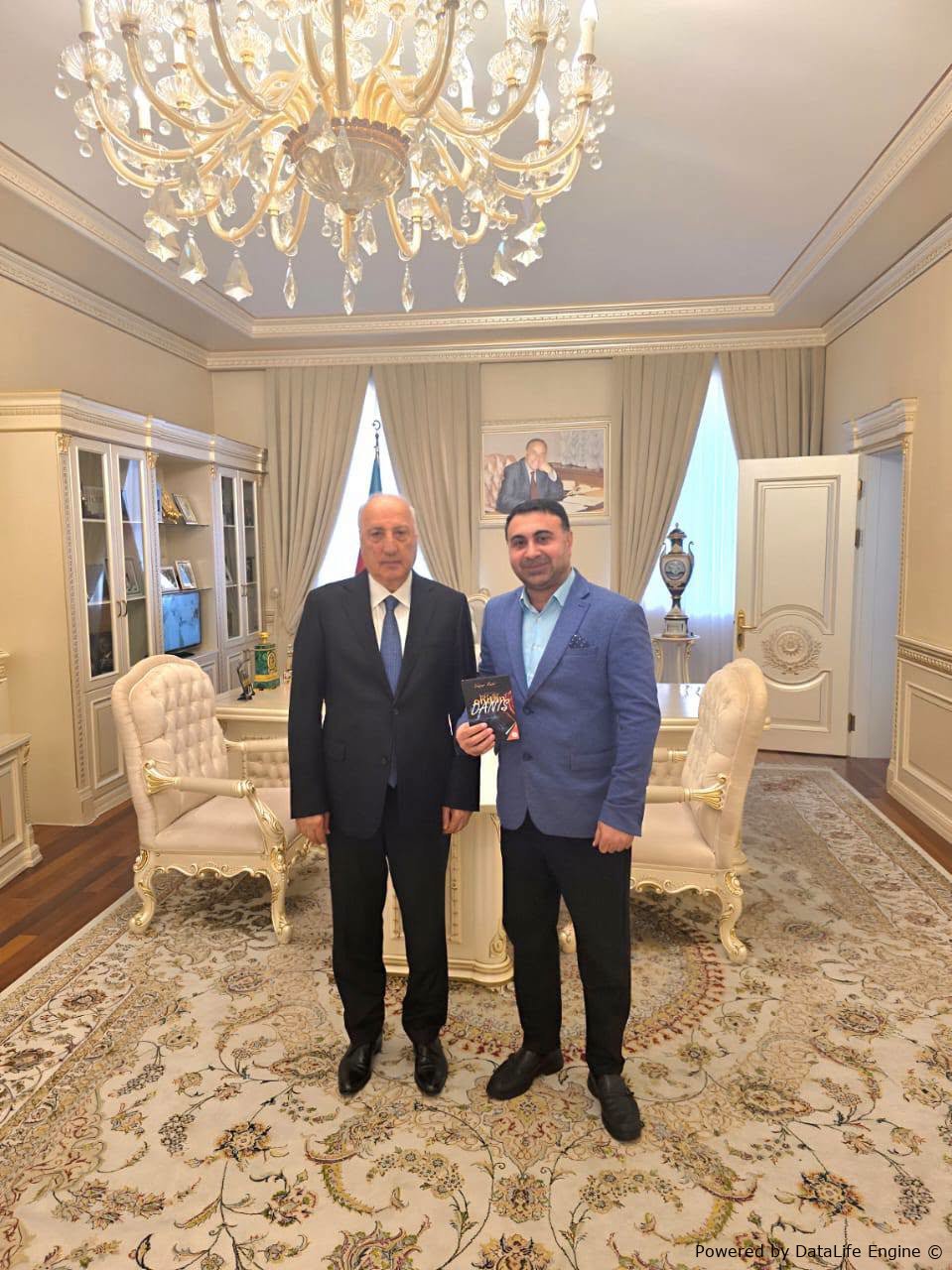 ZAKİR FƏRƏCOVDAN MƏDƏNİYYƏTƏ VƏ ŞAİRƏ DİQQƏT – VÜQAR RAHİ İLƏ SƏMİMİ GÖRÜŞ