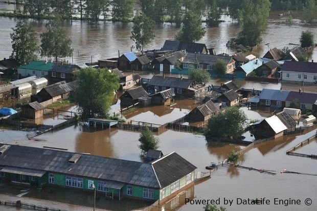 Rusiyada qar əridi, 100-dən çox evi su basdı