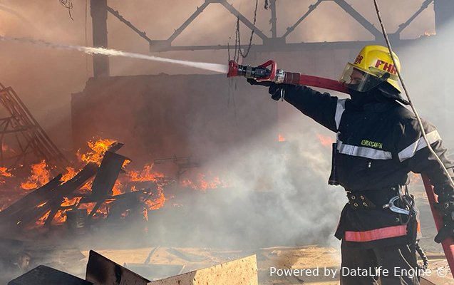 Bakıda yaşayış binasında yanğın, 10 nəfər təxliyə olundu