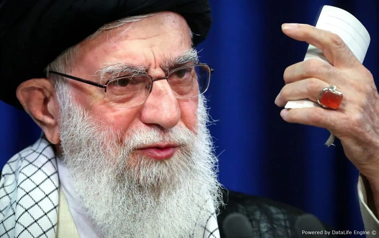 Səkkiz il prezident oldu, bir gecədə “Ayətullah” - Xamenei kim idi?