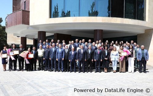 Suraxanıda dövlət qulluqçularının peşə bayramı qeyd edildi