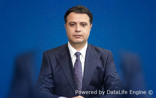 10 ay əvvəl direktor olmuşdu, indi nazir müavinidir - Dosye