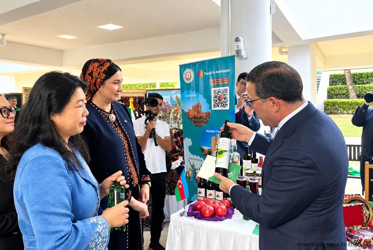 AŞQABADDA BMT GÜNÜ MÜNASİBƏTİLƏ AZƏRBAYCAN XÜSUSİ STENDLƏ TƏMSİL OLUNUB